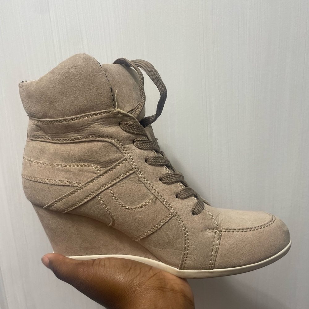 Sneaker heels
